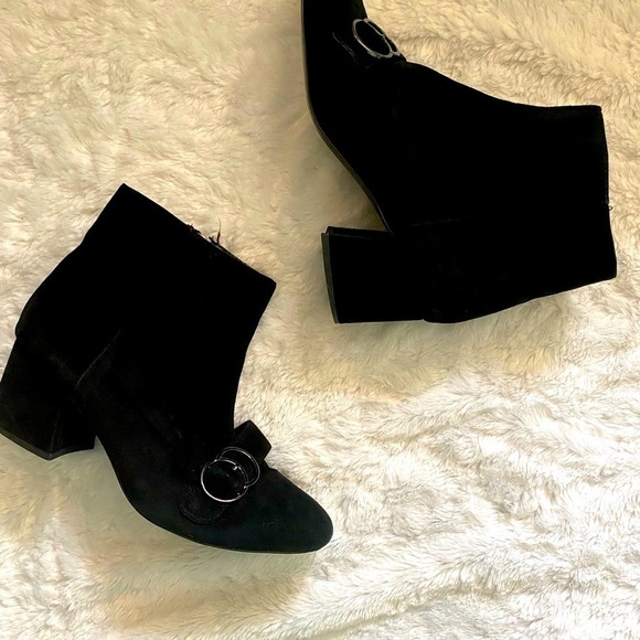 BLEECKER and Bond Boot Gently Used - Picture 2 of 6